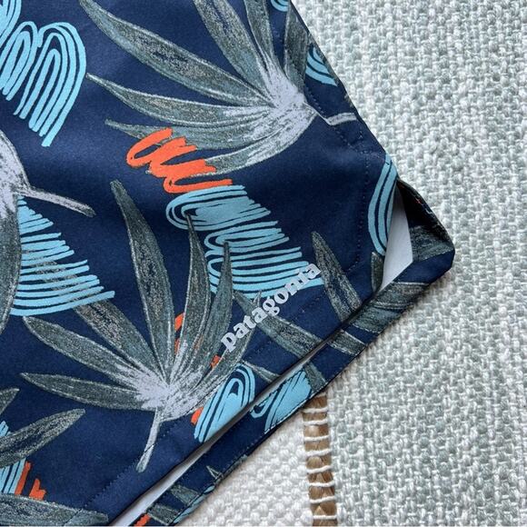 Patagonia Nine Trails Tropical Ecuador New Navy Shorts Men’s Size Small - Picture 6 of 9